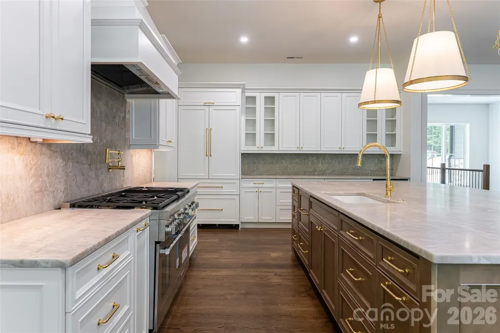 99 Little Cherokee Ridge Hendersonville NC 28739