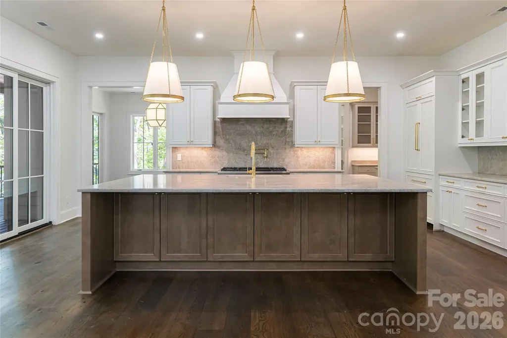 99 Little Cherokee Ridge Hendersonville NC 28739