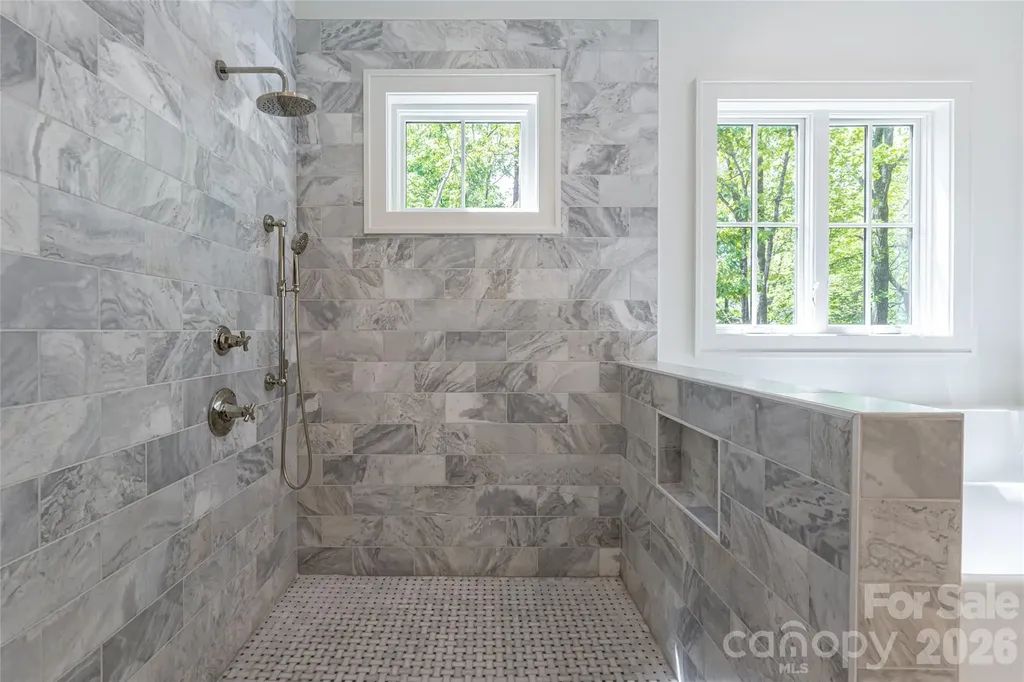 99 Little Cherokee Ridge Hendersonville NC 28739