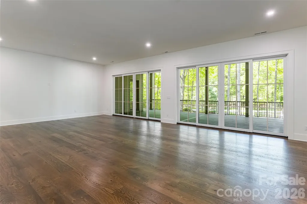 99 Little Cherokee Ridge Hendersonville NC 28739