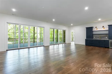 99 Little Cherokee Ridge Hendersonville NC 28739