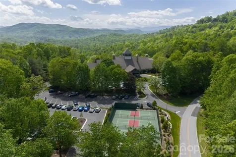 99 Little Cherokee Ridge Hendersonville NC 28739