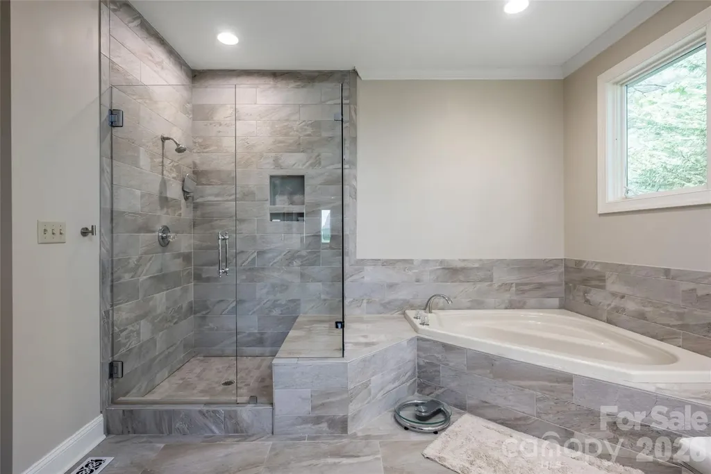 12 Spring Ridge Lane Hendersonville NC 28739