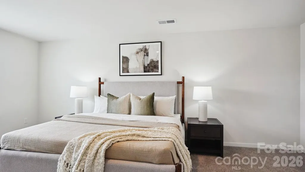 627 Country Oak Drive Asheville NC 28804