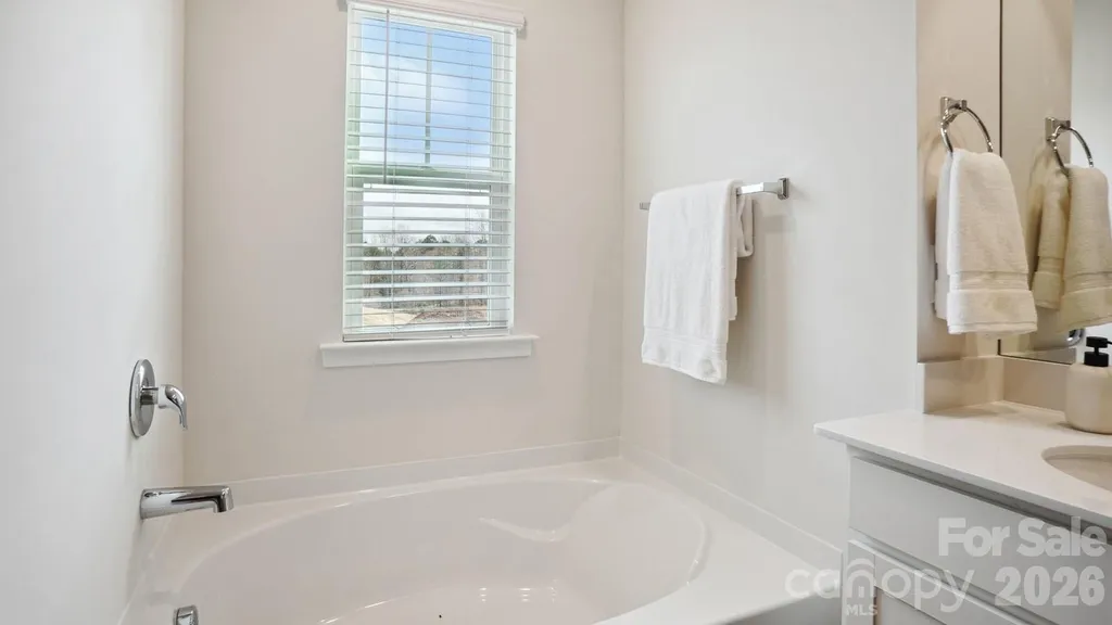 627 Country Oak Drive Asheville NC 28804