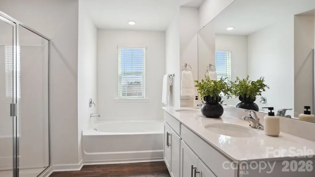 627 Country Oak Drive Asheville NC 28804