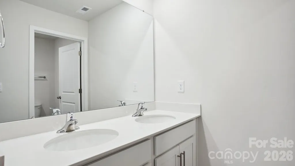 627 Country Oak Drive Asheville NC 28804
