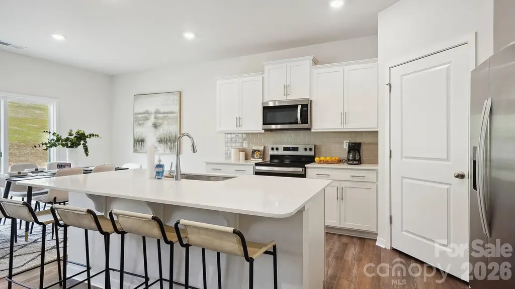 627 Country Oak Drive Asheville NC 28804