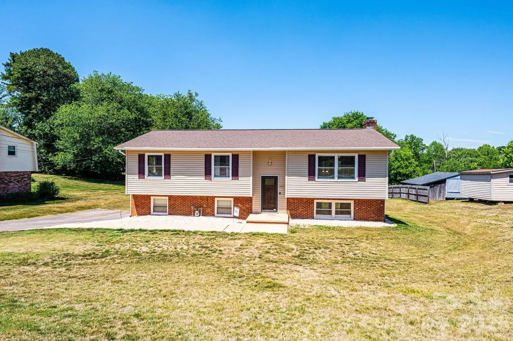 3231 25th Street NE Hickory NC 28601