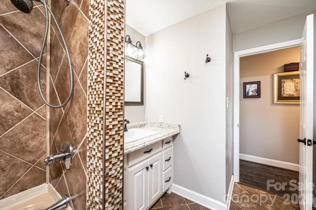 3231 25th Street NE Hickory NC 28601