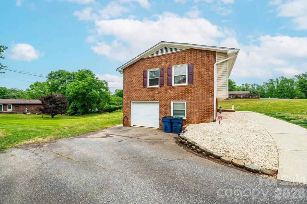 3231 25th Street NE Hickory NC 28601