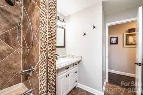 3231 25th Street NE Hickory NC 28601