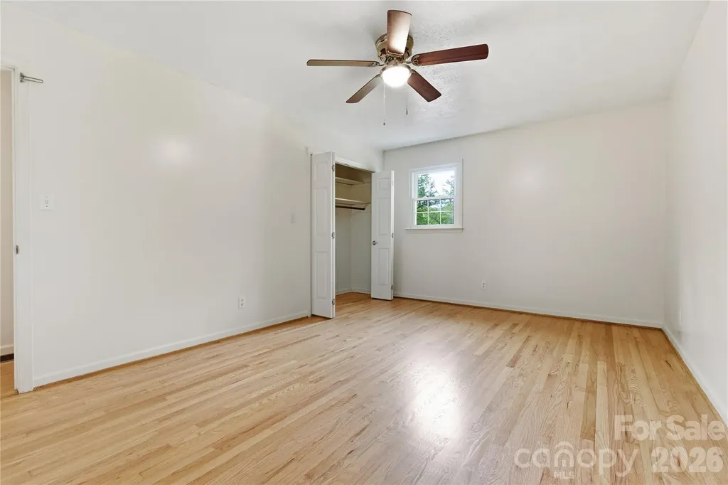 123 Castleton Lane Hendersonville NC 28791