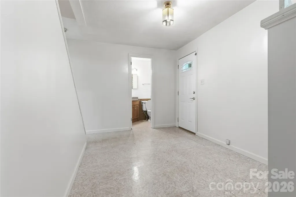 123 Castleton Lane Hendersonville NC 28791