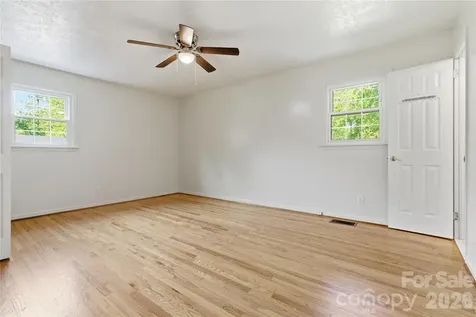123 Castleton Lane Hendersonville NC 28791