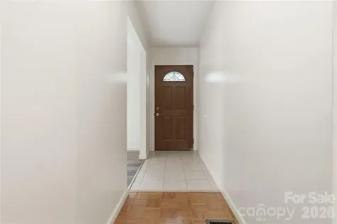 123 Castleton Lane Hendersonville NC 28791