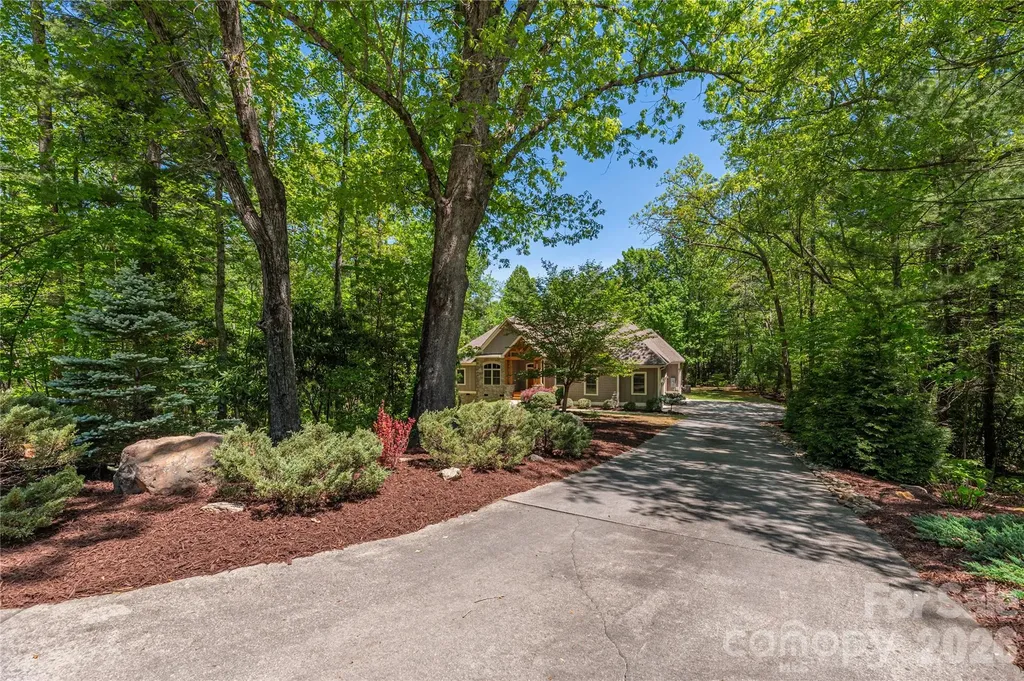 349 Freedom Trail Court Zirconia NC 28790