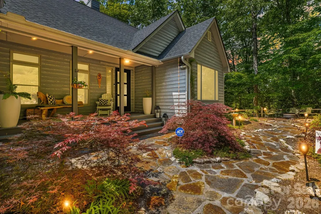 5 Saddle Ridge Fletcher NC 28732