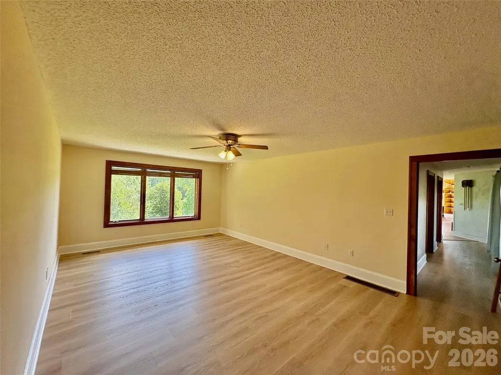 377 Upper Grassy Branch Road Asheville NC 28805