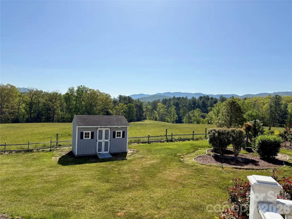 377 Upper Grassy Branch Road Asheville NC 28805
