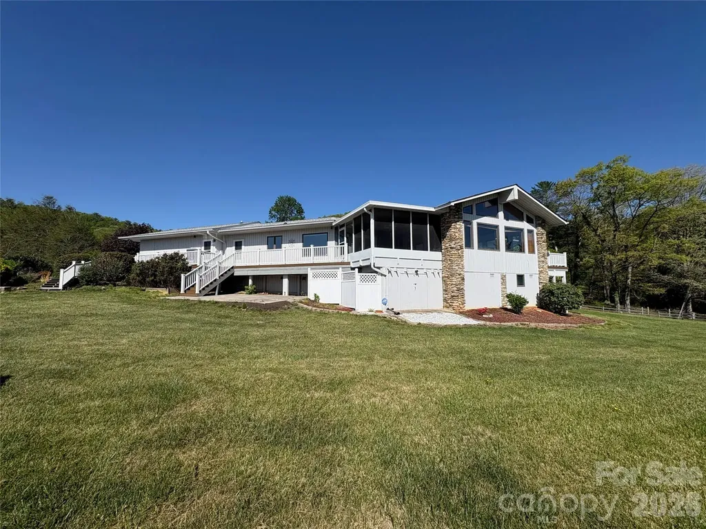 377 Upper Grassy Branch Road Asheville NC 28805