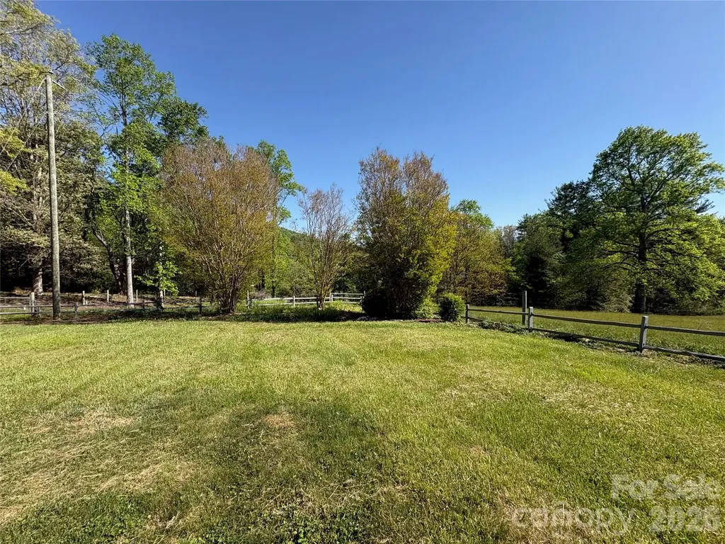 377 Upper Grassy Branch Road Asheville NC 28805