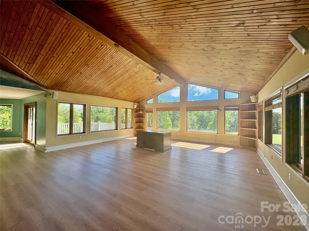 377 Upper Grassy Branch Road Asheville NC 28805