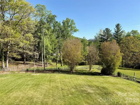 377 Upper Grassy Branch Road Asheville NC 28805