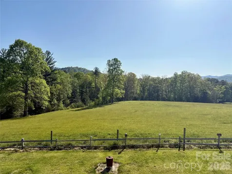 377 Upper Grassy Branch Road Asheville NC 28805
