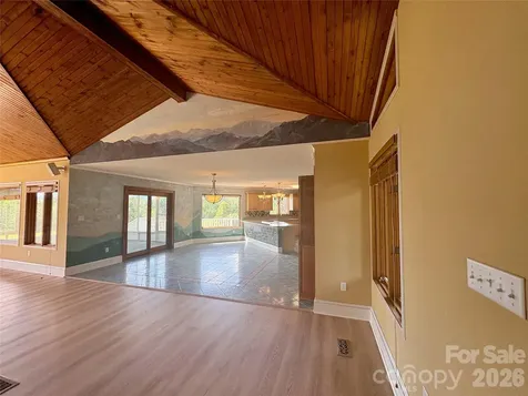 377 Upper Grassy Branch Road Asheville NC 28805