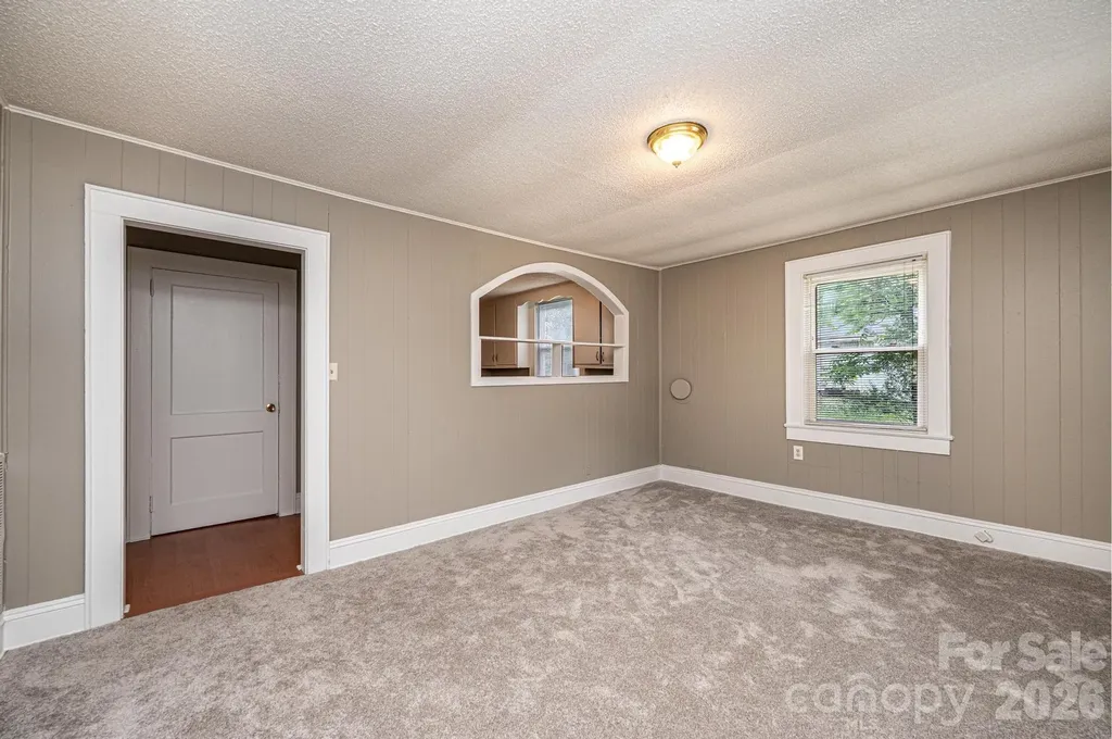 1725 8th Avenue NE Hickory NC 28601