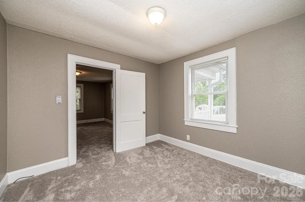 1725 8th Avenue NE Hickory NC 28601