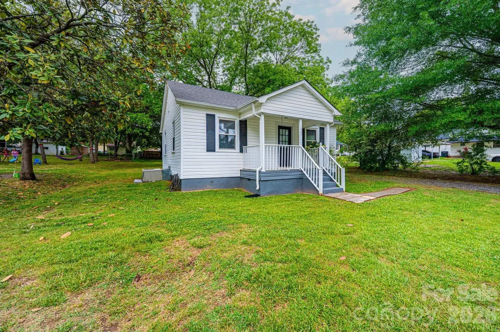 1725 8th Avenue NE Hickory NC 28601