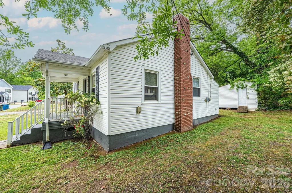 1725 8th Avenue NE Hickory NC 28601