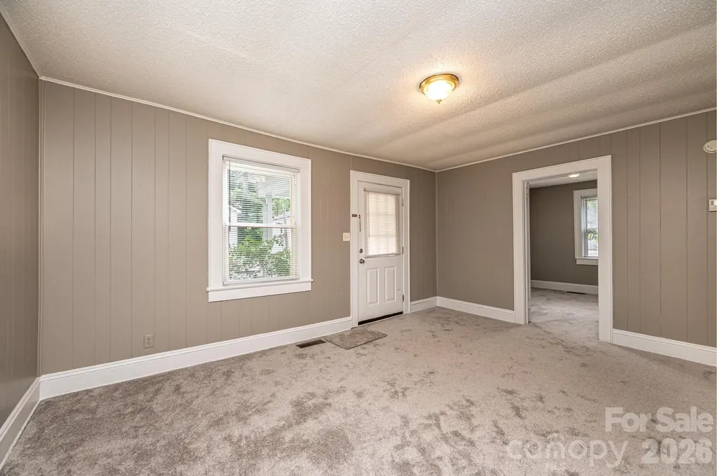 1725 8th Avenue NE Hickory NC 28601