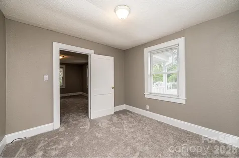 1725 8th Avenue NE Hickory NC 28601