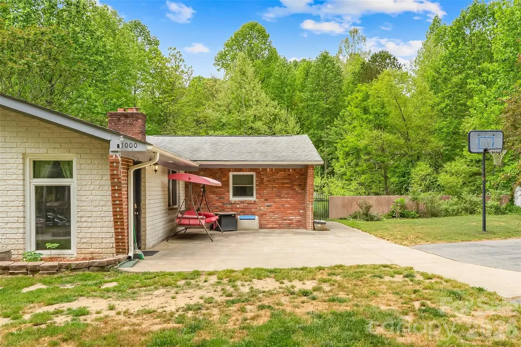 1000 Mountain View Church Road Zirconia NC 28790