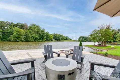 1337 Whispering Oaks Circle Matthews NC 28104