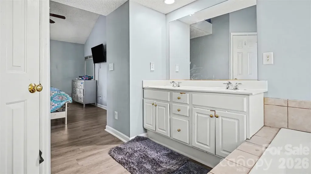 1515 Klompen Road Kernersville NC 27284