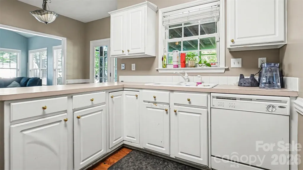 1515 Klompen Road Kernersville NC 27284