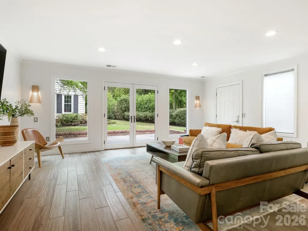 225 Altondale Avenue Charlotte NC 28207