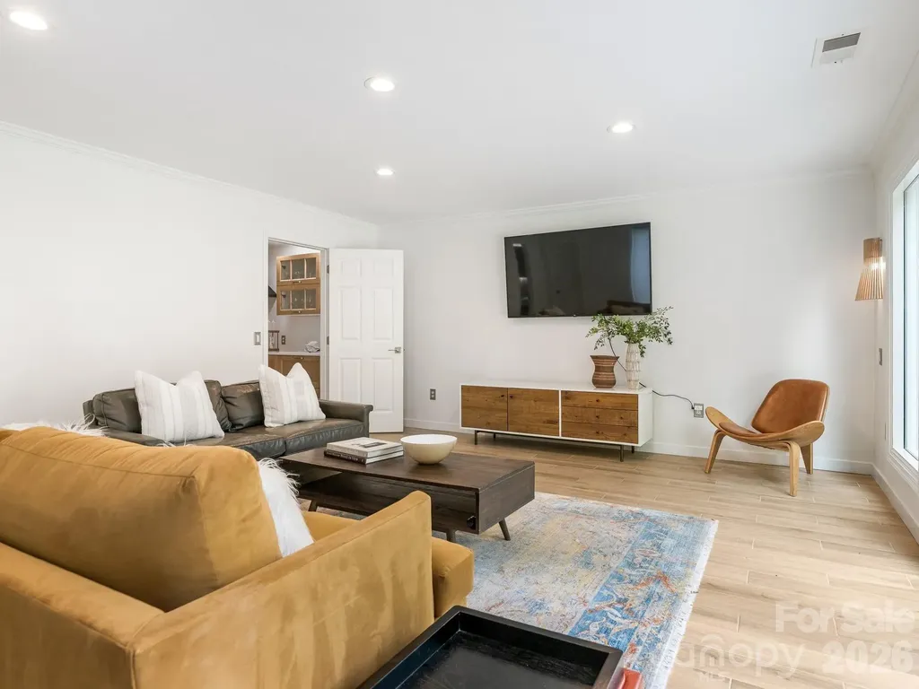 225 Altondale Avenue Charlotte NC 28207
