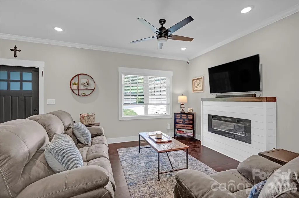183 Falling Creek Drive Statesville NC 28625