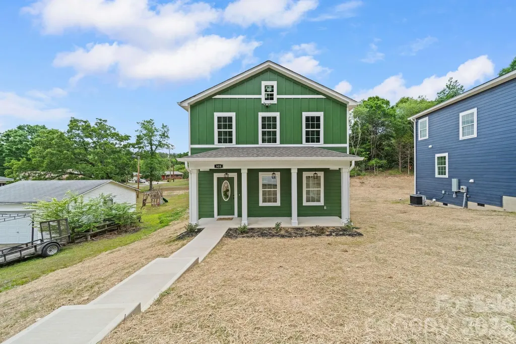 908 Dewey Street Badin NC 28009