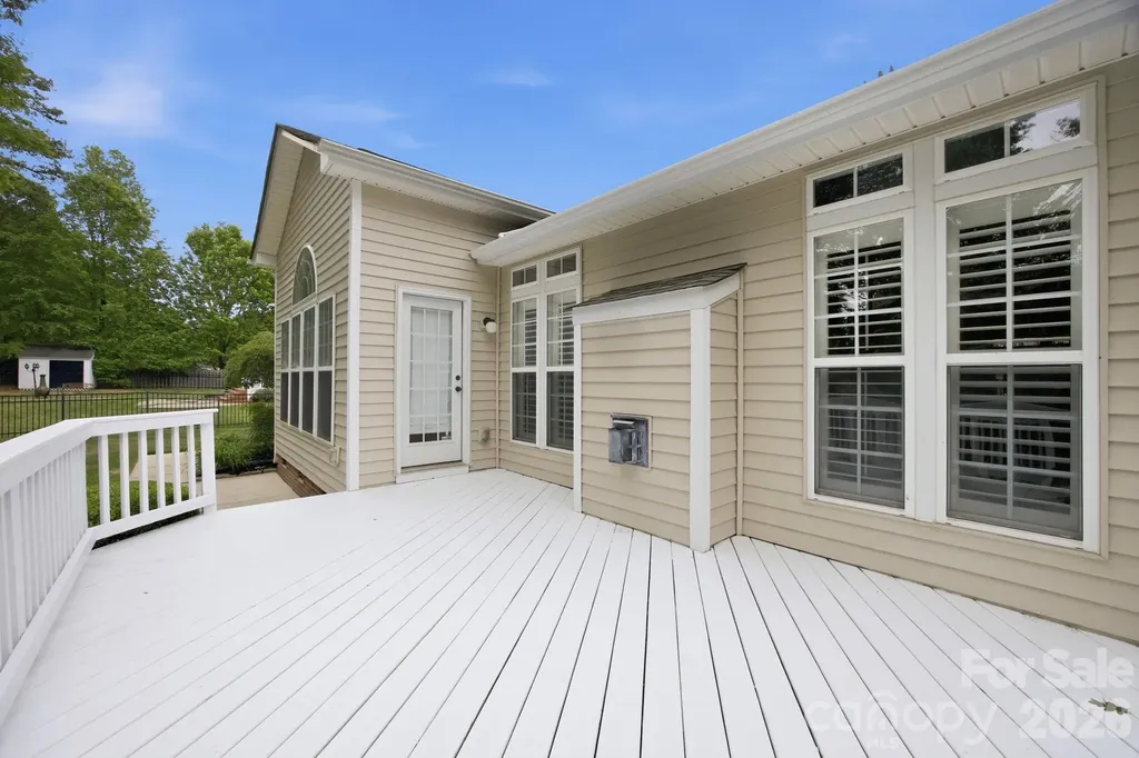 1113 Butterburr Drive Matthews NC 28104