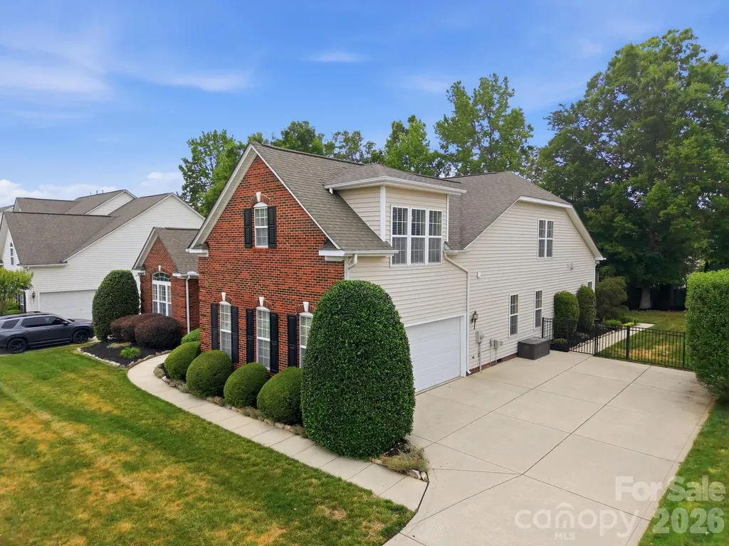 1113 Butterburr Drive Matthews NC 28104