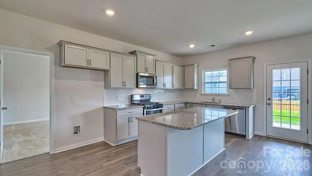 33 Queen Valley Way Waynesville NC 28786