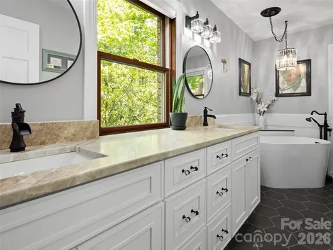 152 Eastmoor Drive Asheville NC 28805