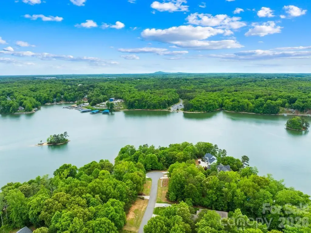268 S Harbor Watch Drive Statesville NC 28677
