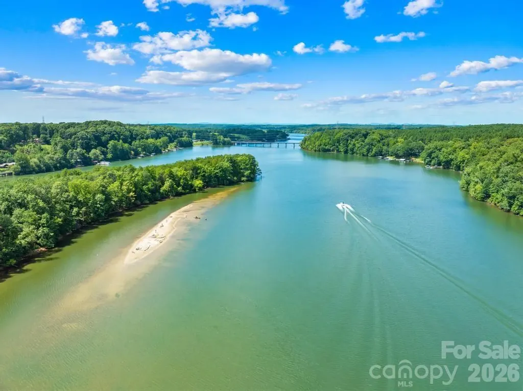 268 S Harbor Watch Drive Statesville NC 28677
